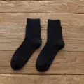Einfarbige schwarze Herren Wadenlange dicke Baumwollsocken, warme Winterkleidung. - Einheitsgröße / Schwarz