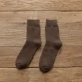 Herren verdickte Winter lange Baumwollsocken, einfarbig braune Thermosocken für den Alltag. - Einheitsgröße / Kaffeebraun