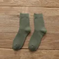 Herren einfarbige dicke Baumwoll Socken in Olivgrün für Herbst und Winter warme Frotteesocken. - Einheitsgröße / Armeegrün
