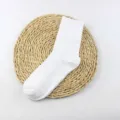 Weiße gerippte Wadenlange Freizeitsocken für Damen, bequeme atmungsaktive Baumwolle Alltag. - Einheitsgröße / Weiß