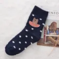 Dunkelblaue Damen Baumwoll Mittelsocken mit weißen Punkten und Bär Strickmuster Variante - Einheitsgröße / Marineblau Bär