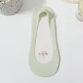 Women ice silk shallow invisible boat socks summer thin breathable non-slip solid color socks - One Size / Light Green