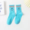 Süße blaue Damensocken mit Smiley-Gesicht und Streifenmuster für lässigen Alltagsstil. - Einheitsgröße / Blau