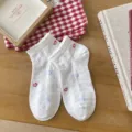 Lindos calcetines cortos blancos con volantes para mujer, estrellas bordadas y diseño jacquard. - Talla única / Estrella Roja