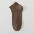 Men's pure cotton short ankle socks, solid brown breathable low cut boat socks for daily wear. - One Size / Coffee