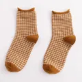 Braune karierte Rüschen-Mittelsocken, Vintage Baumwolle süße Salatrand Freizeitsocken - Einheitsgröße / Karo-Stil / Volants in Gelb