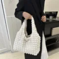 Weiße plissierte Puffy Schultertasche, lässige Damen Unterarmtasche für Arbeit und Alltag. - Weiß