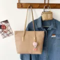 Large capacity beige shoulder tote bag for women, stylish embossed PU leather commute bag. - With Pendant / Khaki