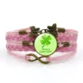 Bracciale in pelle intrecciata multistrato rosa con farfalla bronzo vintage e trifoglio. - Stile 9 / Rosa
