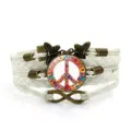 Bracciale in pelle intrecciata multistrato vintage con ciondolo cabochon fiore pace. - Bianco-Stile 11