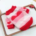 Lindo suéter tejido para perros con patrón de corazones rojos y rosas, ropa de invierno cálida. - XS / Tops / Corazón Degradado (Rojo)