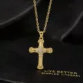 Gouden kruis hanger ketting met prachtige schitterende heldere zirkonia stenen detail. - Witte Zirkonia Kruis Halsketting / Goud
