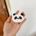 Linda broche de cabeza de panda de peluche hecha a mano para decorar ropa y bolsos - Con Broche / Bola De Panda Redonda