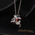 Detalle de un hermoso brillante collar con colgante de flor de circonita multicolor. - Flor De Gema Multicolor Plateada (T)