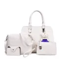 Set de sac à main 4 pièces en cuir PU blanc avec pendentif ours, sac bandoulière élégant. - Blanc Cassé