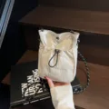 Μίνι γυναικεία τσάντα χιαστί από νάιλον, ελαφριά casual τσάντα τηλεφώνου με κορδόνι. - Λευκό