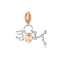Gros plan détaillé du pendentif charm zodiaque DIY en argent et or rose avec oxydes de zirconium. - Style Vierge (CYT073-8)