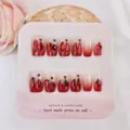 Uñas postizas hechas a mano con degradado de purpurina roja y hermosas piedras de strass elegantes. - Brillo Rojo Atardecer (30 Pzs Juego de Herramientas de Tarjeta)