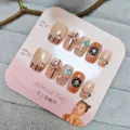Uñas postizas cortas hechas a mano con diseño de cuadros lazo y donut, 10 pcs uñas postizas. - L / Marrón Nude (Kit de Herramientas de Cinco Piezas)
