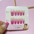 Uñas postizas hechas a mano con degradado rosa y elegante diseño brillante para el día. - S / Rosa Pastoral
