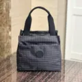 Zwart-wit geruite geïsoleerde lunchtas met stevige handvatten voor dagelijks kantoorgebruik. - 6088 geïsoleerd model - zwart