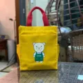 Bolso de lona amarilla para almuerzo con asas rojas y lindo estampado de oso, bolso multicapa. - Oso de peluche / Amarillo