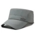 Graue Herren Schnelltrocknende Flache Kappe, Atmungsaktive Sommer Outdoor Freizeit Sonnenschutz - Verstellbar / Schneeberg-Logo / Hellgrau