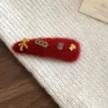 Pince à cheveux en peluche rouge avec charms dorés du zodiaque pour l'automne hiver. - Barrettes clic-clac - Larme rouge
