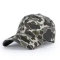 Camouflage baseball cap for men and women, stylish camo trucker hat for outdoor sports. - Adjustable / Off White