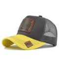 Grijze en gele mesh trucker honkbalpet met leren patch, ademende zomerpet voor buitenactiviteiten. - Geel Donkergrijs Contrast Grijs Gaas