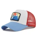 Sommer atmungsaktive Mesh Trucker Baseballkappe mit Berglandschaft besticktem Aufnäher. - Verstellbar / Himmelblau und Weiß Patchwork