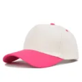 Vista dettagliata del berretto da baseball a 5 pannelli con visiera rosa e corona bianca. - Regolabile / Rosso rosa