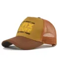 Ademende mesh honkbalpet met grafische opdruk, verstelbaar trucker muts ontwerp, casual stijl. - Verstelbaar / Lichtbruin en Karamel