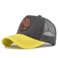 Gorra de camionero gris y amarilla con malla trasera y parche de cuero elegante. - Contraste Amarillo Gris Oscuro Malla Gris
