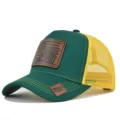 Groene gele mesh honkbalpet met tractor leren patch, zomerse casual trucker pet voor heren. - Groen & Geel Mesh