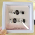 10pcs uñas postizas cortas lindo perrito de dibujos animados blanco negro para niñas set - Embalaje Caja de Suspensión