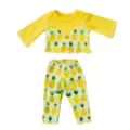 Detailansicht des 18-Zoll-Puppenoutfits mit gelbem Oberteil und niedlicher Ananas-Print-Hose. - Ananas Print Set (Q18-559) / Langarm Mit Langer Hose