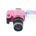 Rosa Mini Spielzeug Kamera mit buntem Gurt fur Puppenhaus BJD Puppen Zubehor Dekoration - Mini-Spiegelreflexkamera-Zubehör / Rosé Kamera mit langem Objektiv (PJ-212-01)