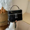 Bolso cruzado negro acolchado con cadena, elegante bolso de hombro de cuero sintético. - Negro sin Colgante