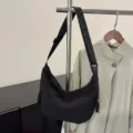 Borsa a tracolla nera in nylon da donna casual minimalista grande capacità borsa hobo a mezzaluna - Nero