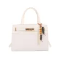 Bolso de mano y bandolera de piel PU blanca con cierre de giro metálico y abalorio vintage. - Con Ornamento / Blanco