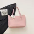 Bolso shopper rosa de piel sintética para mujer, bolso de hombro casual grande con nube. - Rosa Con Adorno
