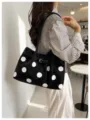 Sac cabas à pois noirs pour femmes, grand sac d'épaule élégant pour le travail quotidien. - Blanc et Noir