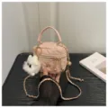Bolso de hombro acolchado elegante para mujer, bolso rosa chic con cadena y colgante. - Rosa / Pequeño (Con Colgante)
