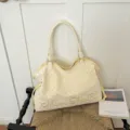 Cremefarbene gepunktete Tasche mit Schultergurt, stylische Damen Pendler Handtasche. - Gelb