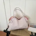 Koreanische rosa Polka-Dot-Tasche für Damen, große Kapazität lässige Pendler Schultertasche. - Rosa