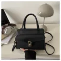Koreanischer Stil minimalistische Henkeltasche, lässige vielseitige Umhängetasche für Damen. - Schwarz