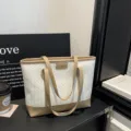 Stylish white woven color-block tote bag, large capacity commuting shoulder bag for summer. - Without Pendant / Off White