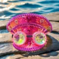 Extravaganter pinker Y2K Pailletten-Matrosenhut mit Stachelbrille und Strassverzierung. - Verstellbar / Rosenrot Böser Blick Brille Marinehut