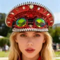 Roter Punk-Marinehut mit Strass und schillernder Kaleidoskop-Brille für Festivals - Verstellbar / Rot-Silber Strass Schutzbrille Marinehut